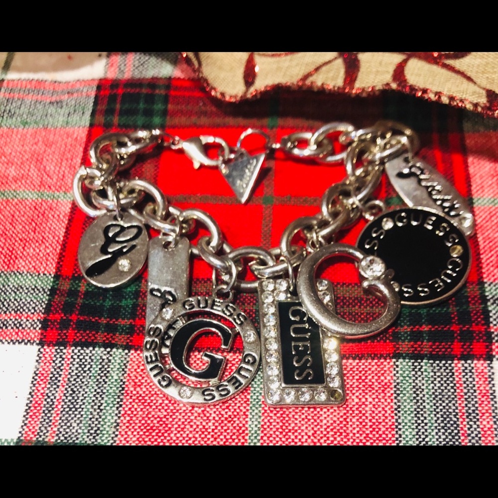 ‼️SOLD‼️Cute Guess silver Charm bracelet.
